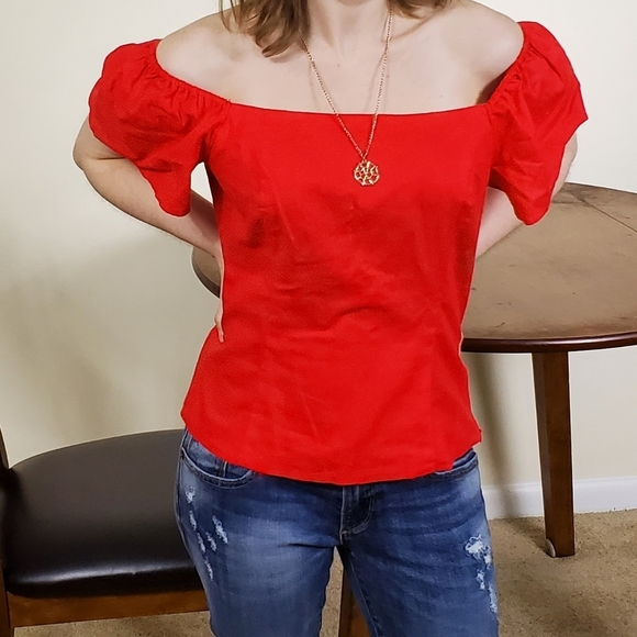 Gianni Bini Cold Shoulder Side-Zip Blouse Red Size 8 - Picture 11 of 12